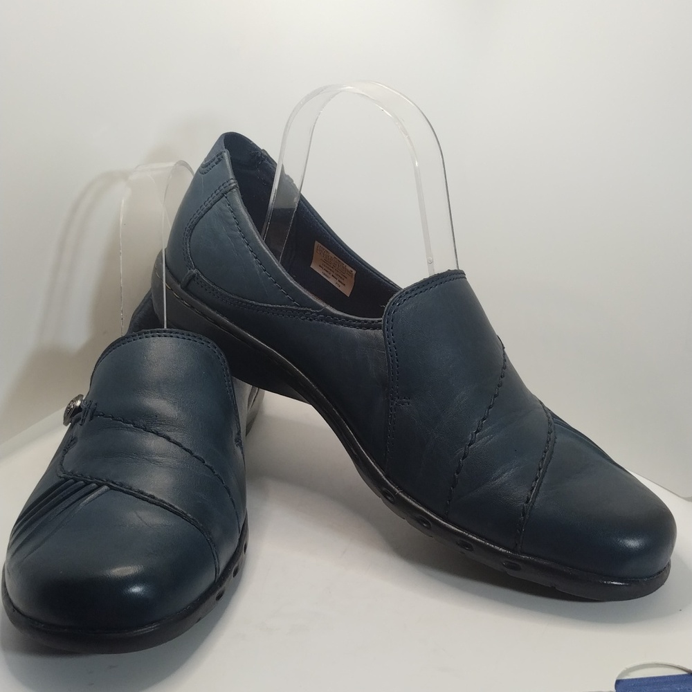 Cobb Hill Leather Loafer - Picture 3 of 11